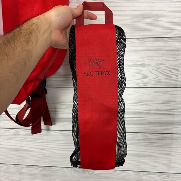 ARC’TERYX CARRIER DUFFEL 55L TRAVEL BAG WATERPROOF RED LIGHTWEIGHT PACKABLE - Picture 10 of 16